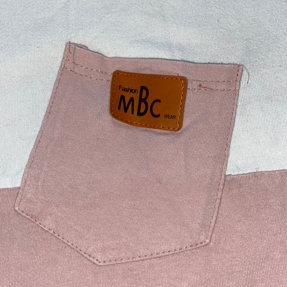 Hey. Fashion Mac light pink and white cropped t.